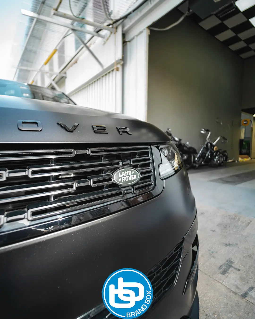 Деталь оклейки Range Rover
